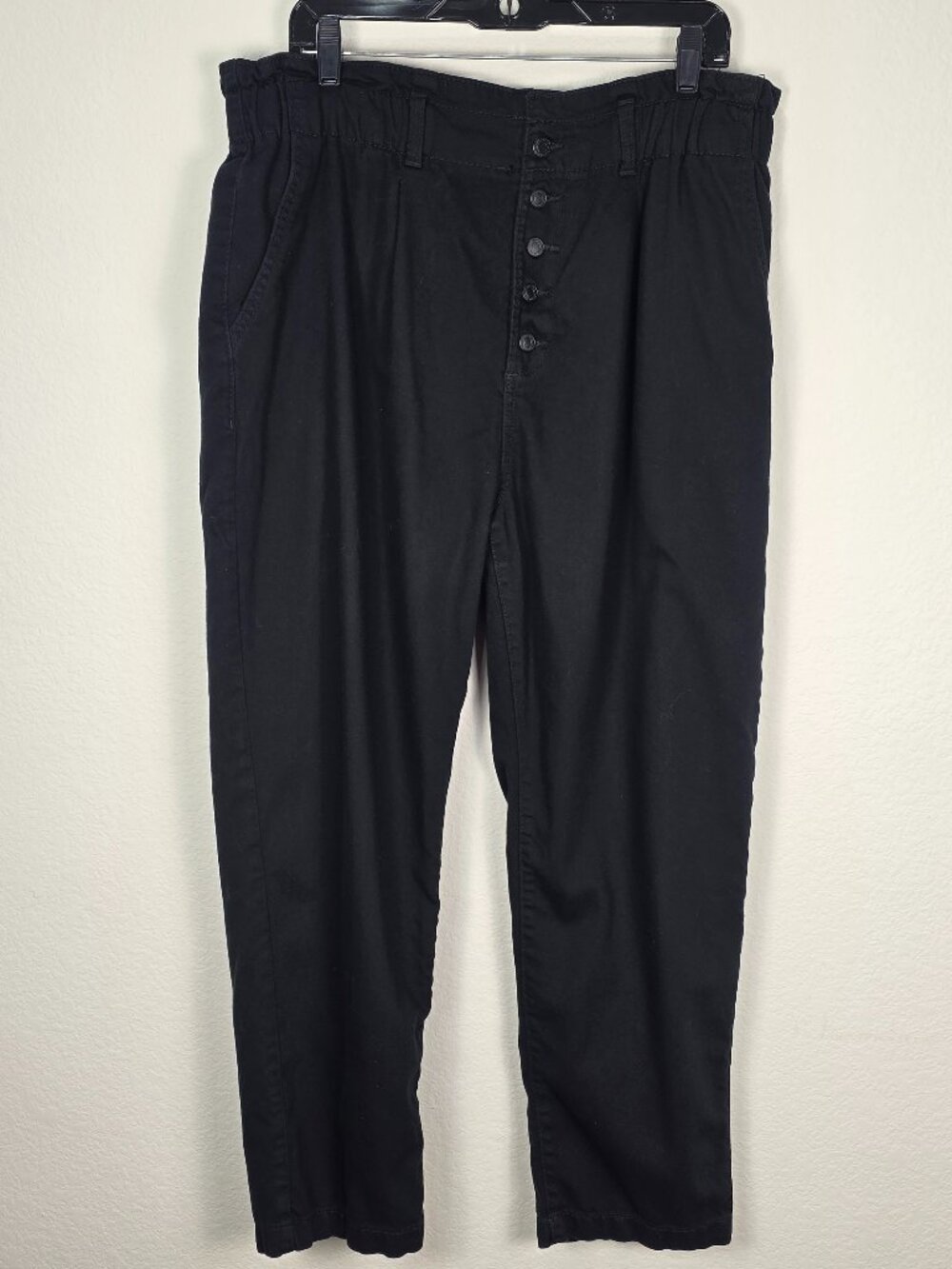 Time and Tru Black High Rise Button Fly Paperbag Tapered Pants Size 20